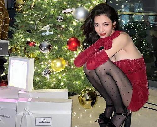 黑丝袜美脚视频