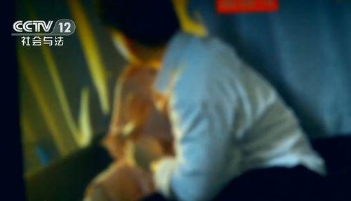 男人亲女人视频