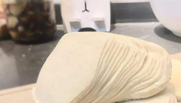 饺子皮视频,一招轻松学会传统美食制作