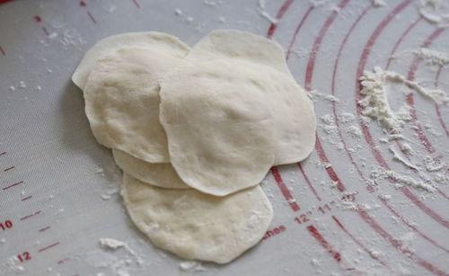 饺子皮视频,一招轻松学会传统美食制作
