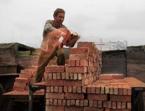 搬砖视频,搬砖工人的辛勤岁月
