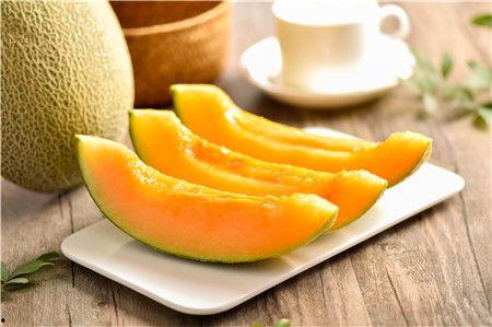 周黑鸭吃哈密瓜,跨界美食新体验