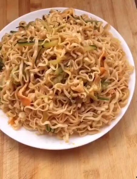 拌面视频,美味家常菜轻松上桌