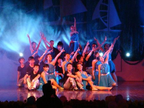 毕业歌手语舞蹈视频,回忆校园美好时光