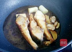 红烧鲤鱼块的做法视频,家常美味，色香味俱全的烹饪教程